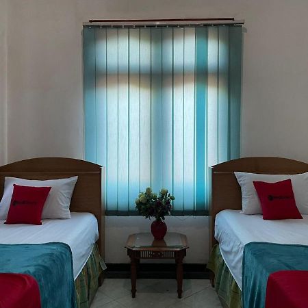 Reddoorz Syariah @ Karang Pilang Ξενοδοχείο Karangpilang Εξωτερικό φωτογραφία