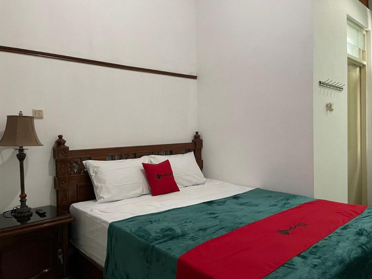 Reddoorz Syariah @ Karang Pilang Ξενοδοχείο Karangpilang Εξωτερικό φωτογραφία