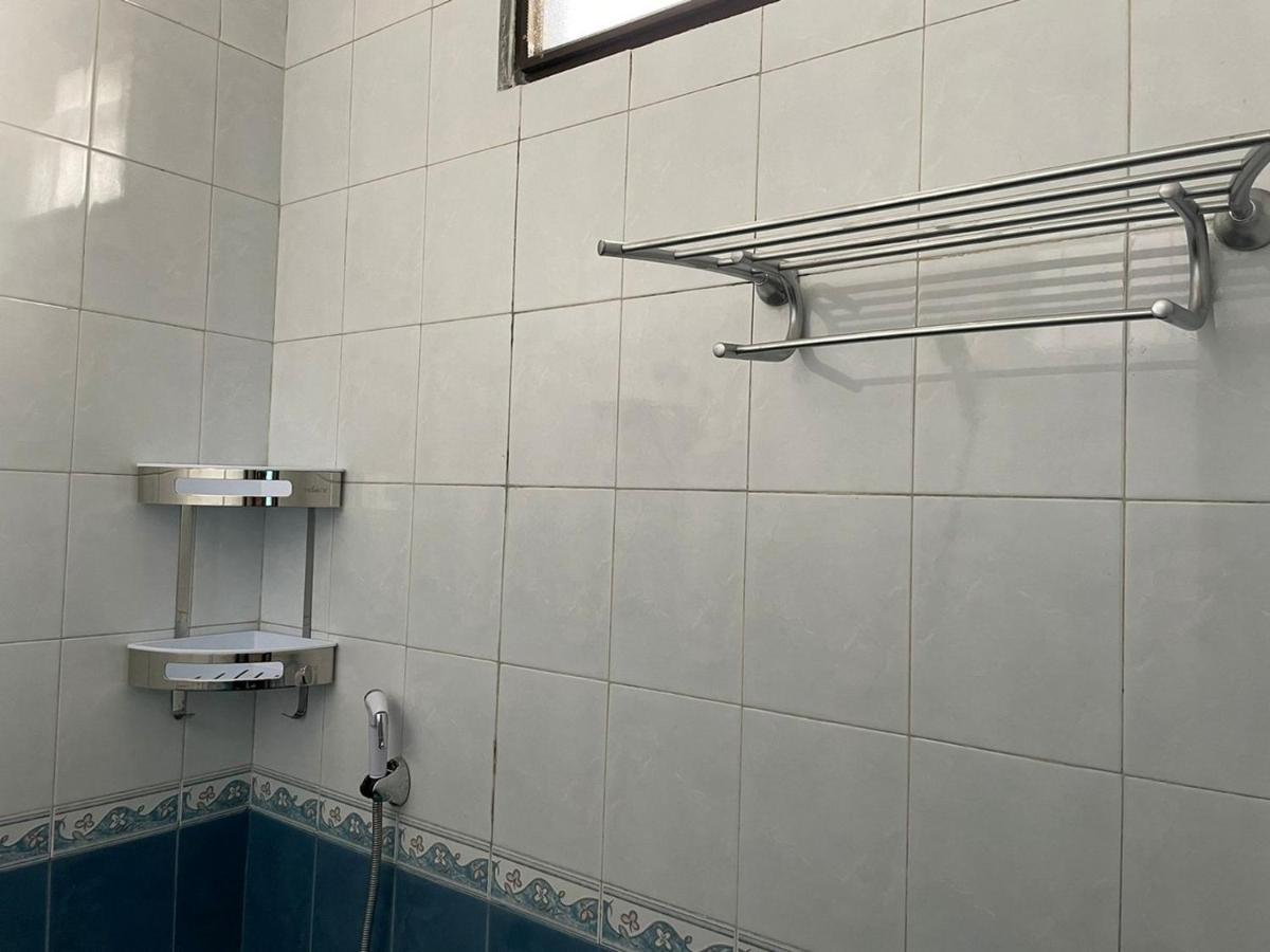 Reddoorz Syariah @ Karang Pilang Ξενοδοχείο Karangpilang Εξωτερικό φωτογραφία