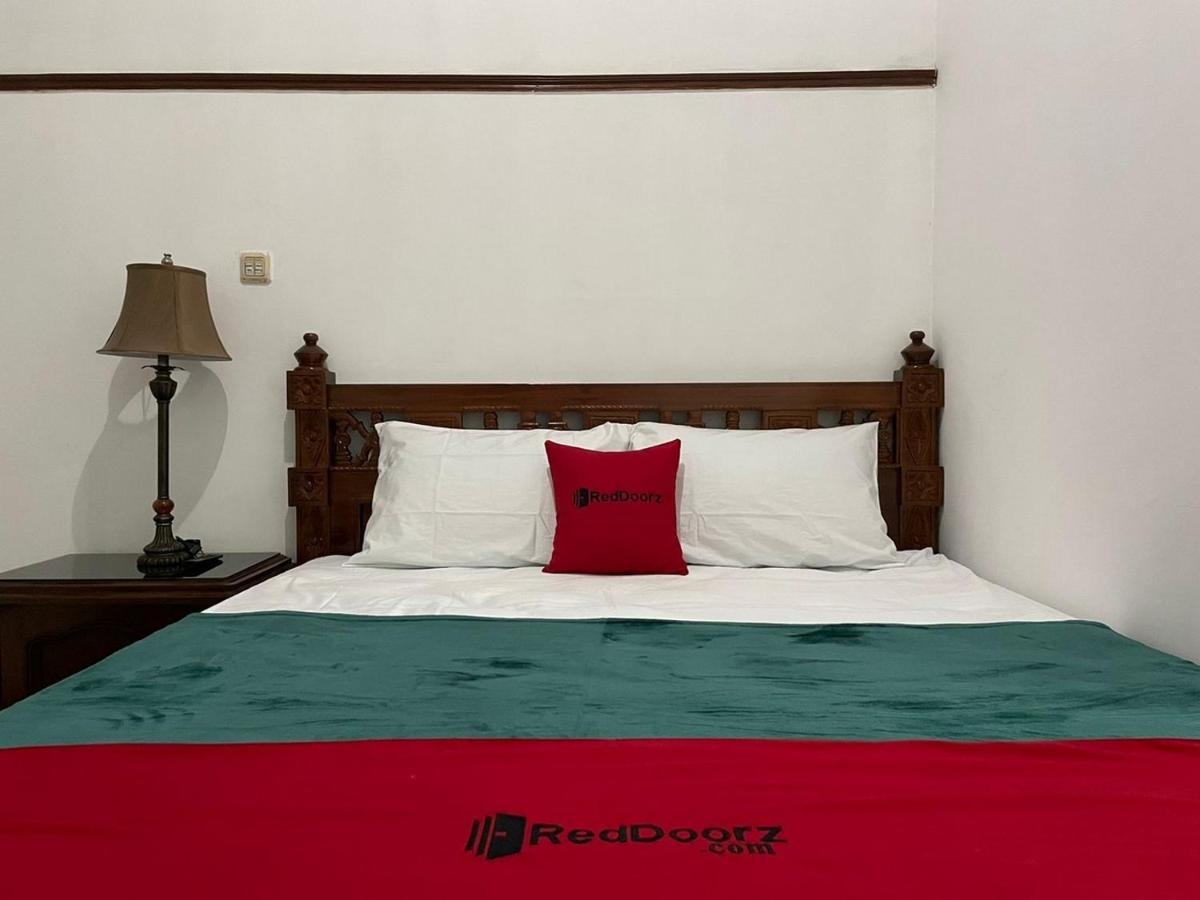 Reddoorz Syariah @ Karang Pilang Ξενοδοχείο Karangpilang Εξωτερικό φωτογραφία