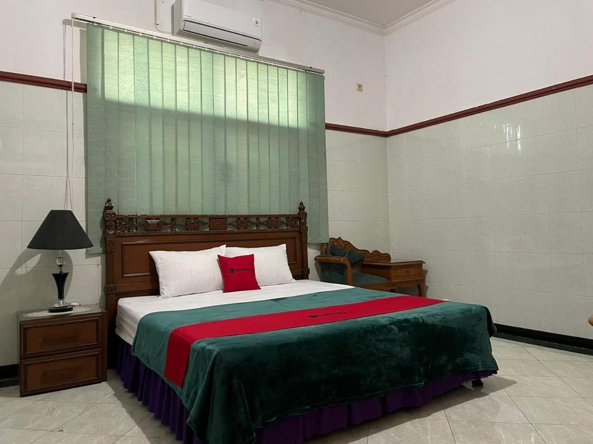 Reddoorz Syariah @ Karang Pilang Ξενοδοχείο Karangpilang Εξωτερικό φωτογραφία