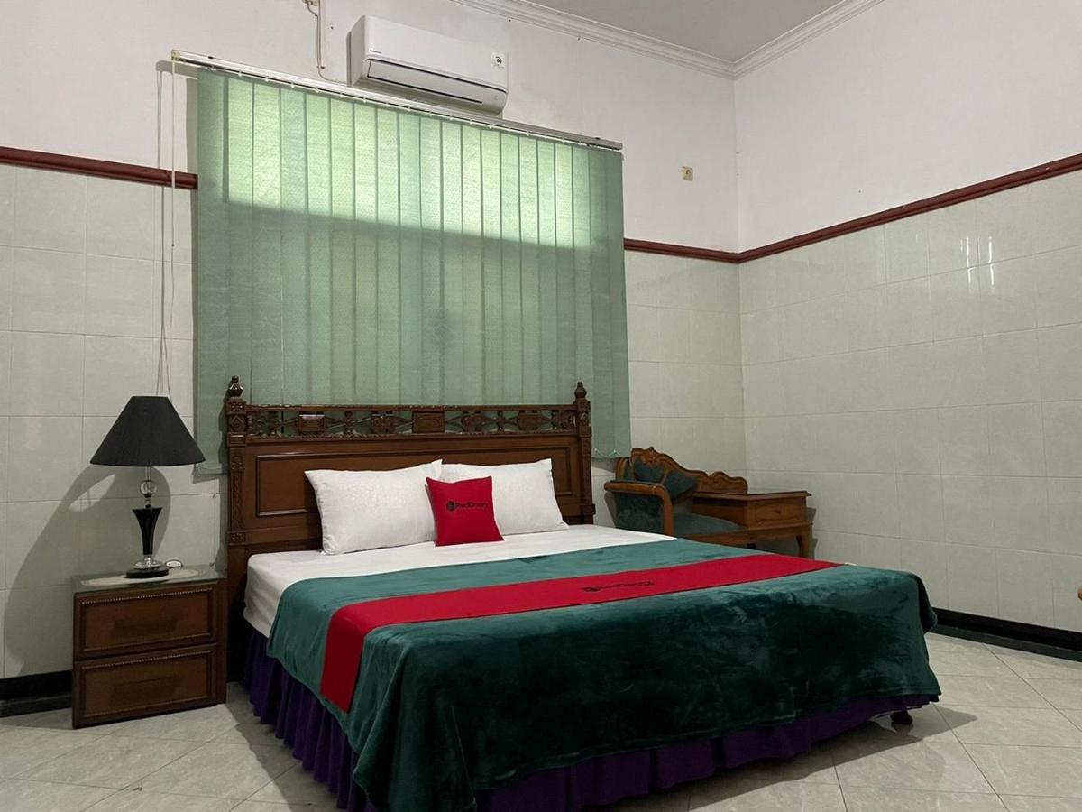 Reddoorz Syariah @ Karang Pilang Ξενοδοχείο Karangpilang Εξωτερικό φωτογραφία