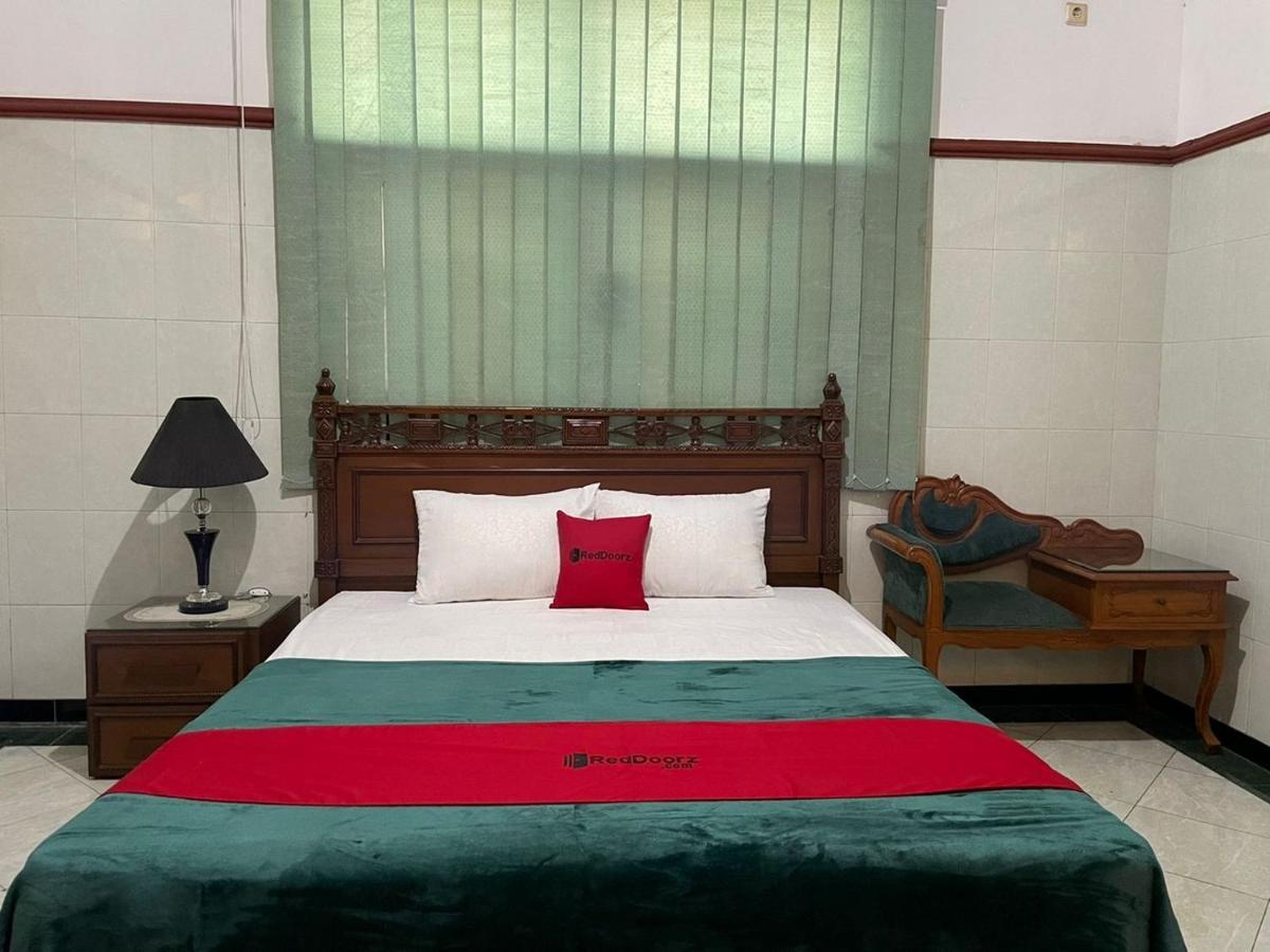 Reddoorz Syariah @ Karang Pilang Ξενοδοχείο Karangpilang Εξωτερικό φωτογραφία