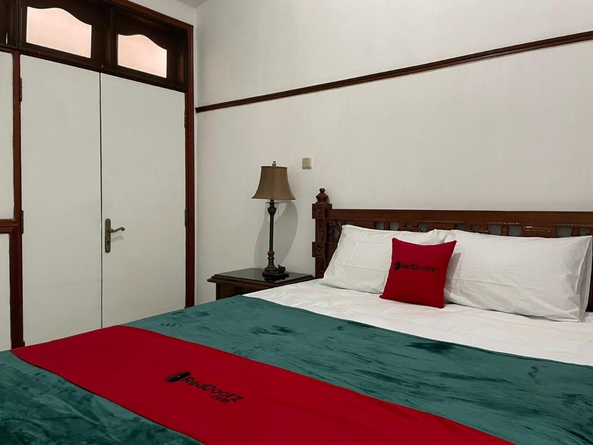 Reddoorz Syariah @ Karang Pilang Ξενοδοχείο Karangpilang Εξωτερικό φωτογραφία